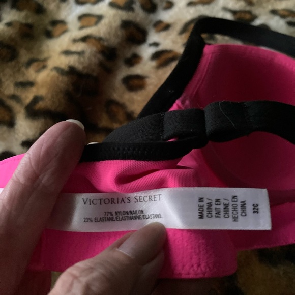 Victoria’s Secret Sports Pink Underwired Bra 32C - Picture 6 of 6